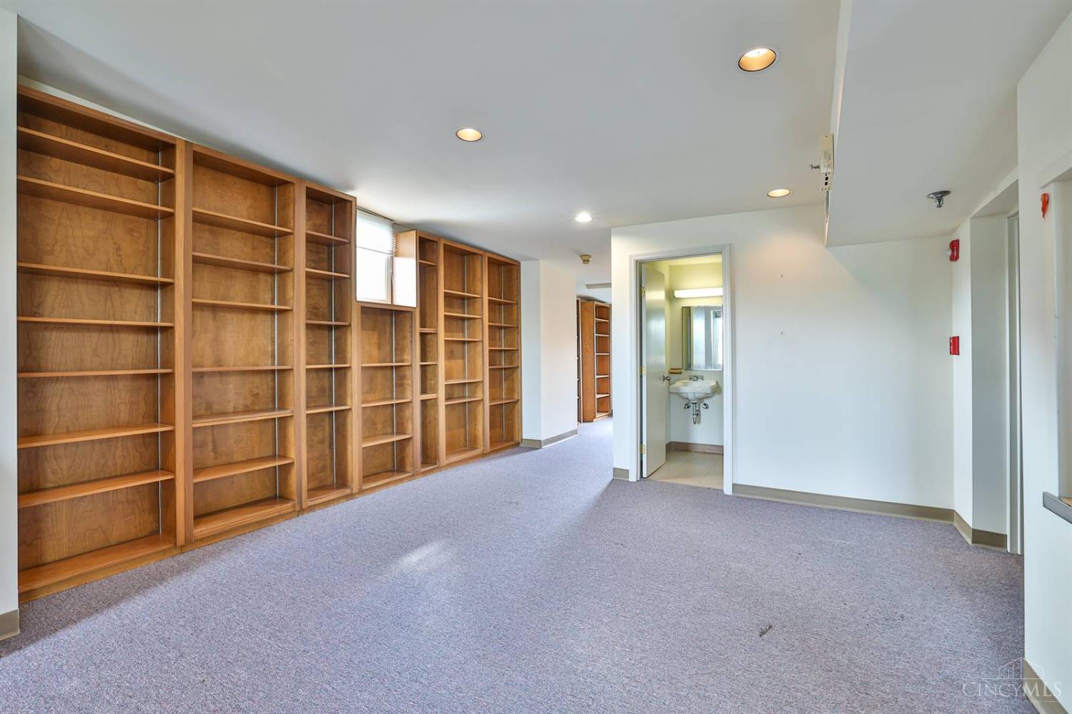 2029 Madison Road Property Photo 9