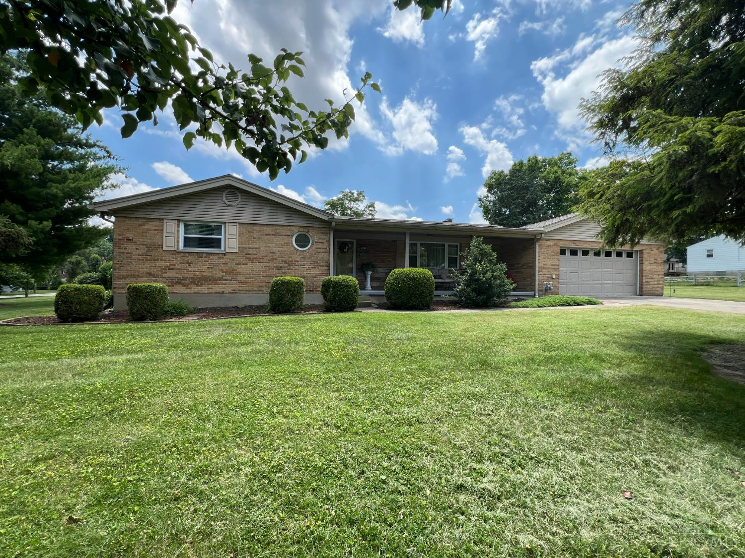 645 Cloverdale Avenue Property Photo 1