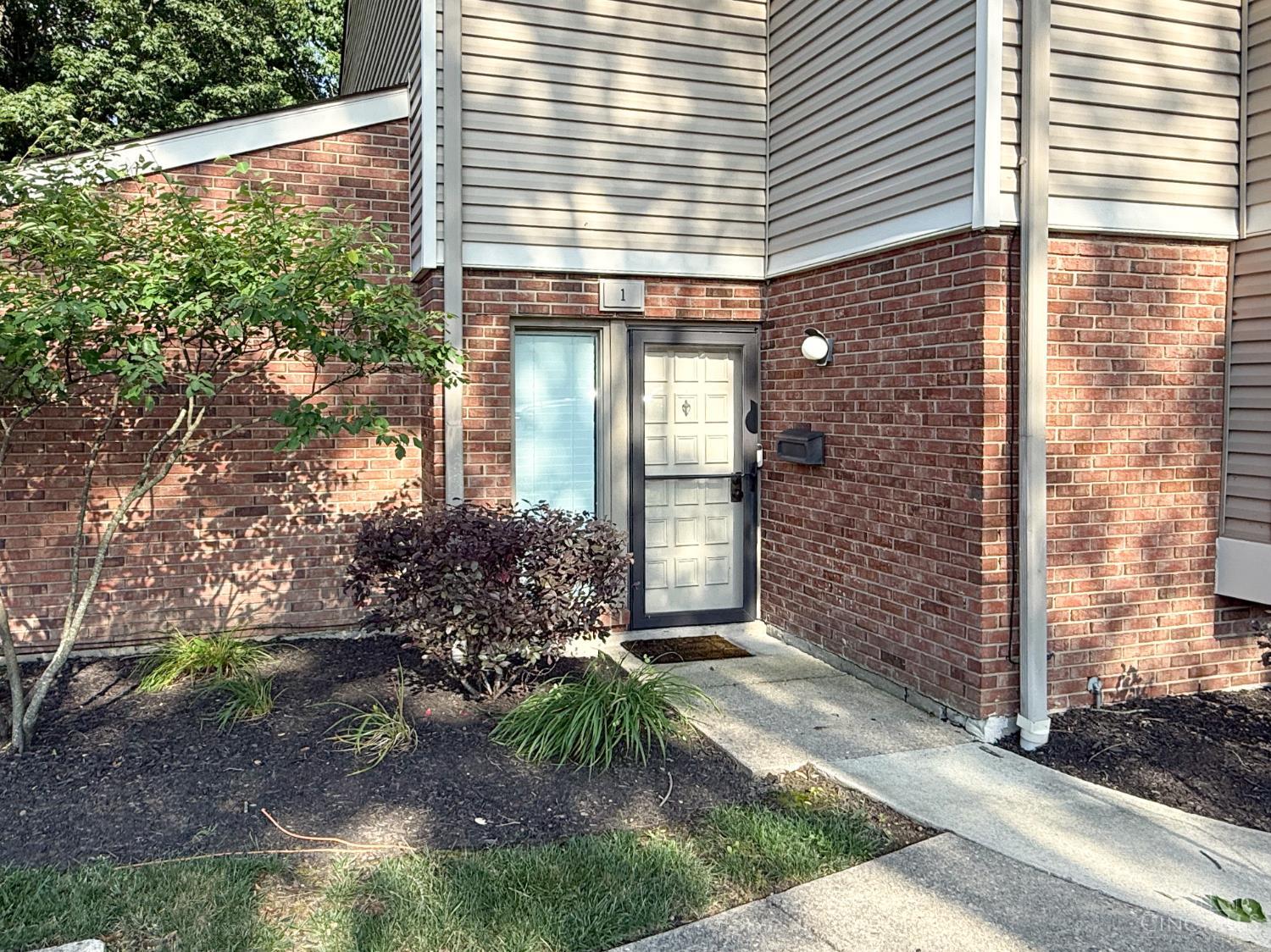 1 Woodview Court Property Photo 1