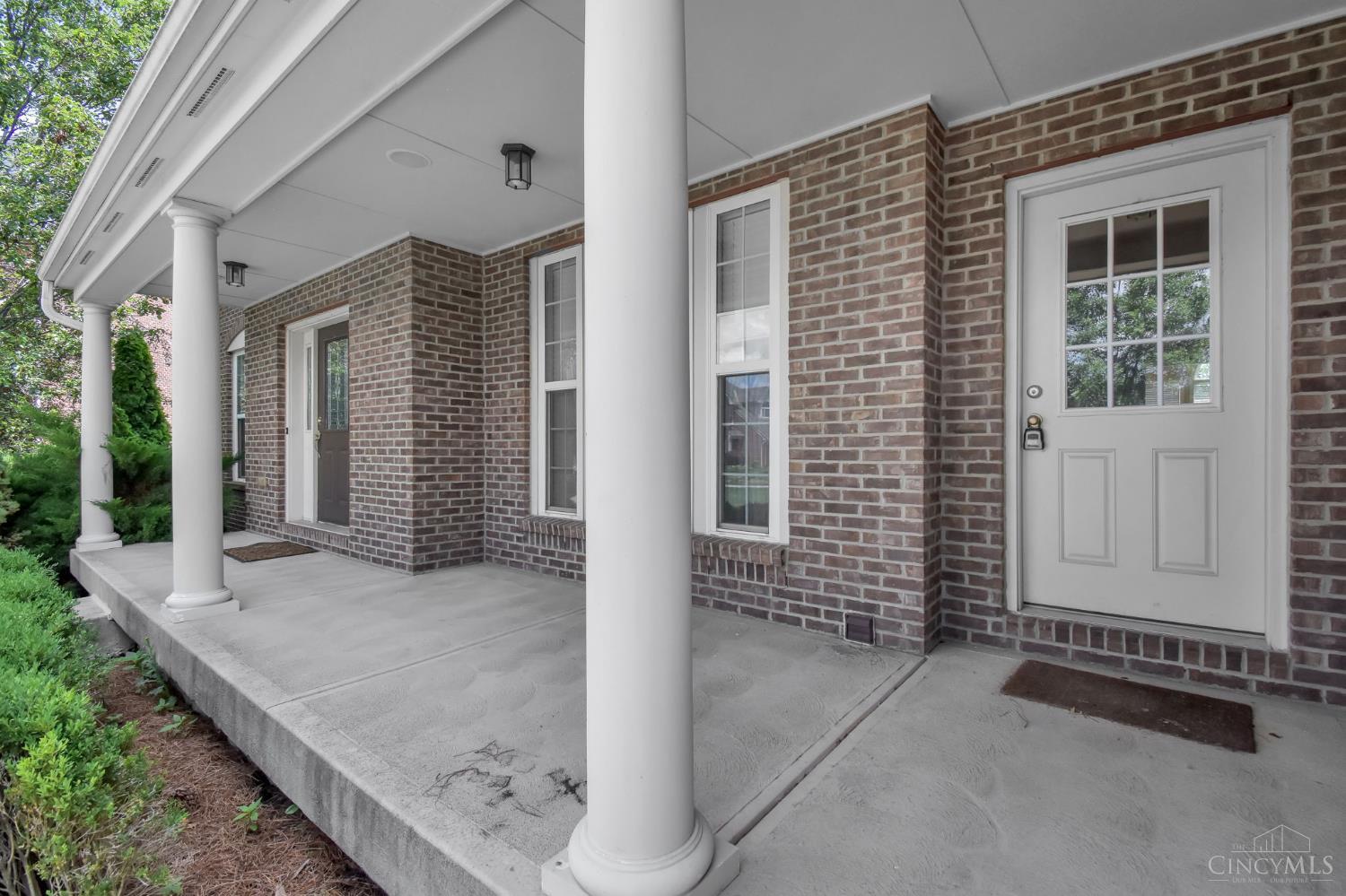 3684 Stonebrooke Court Property Photo 2