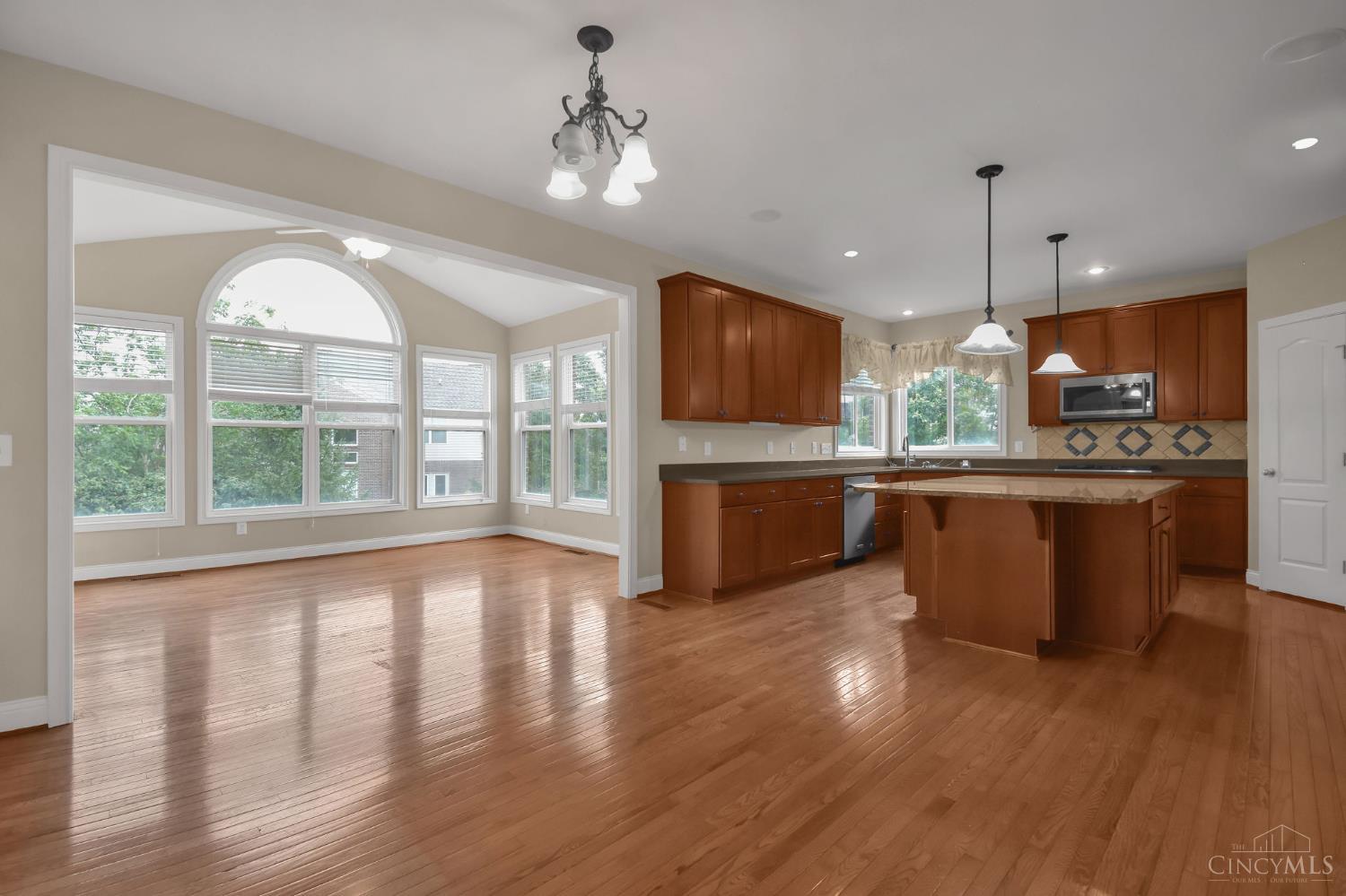 3684 Stonebrooke Court Property Photo 8