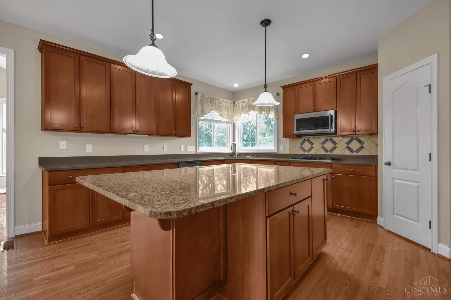 3684 Stonebrooke Court Property Photo 10