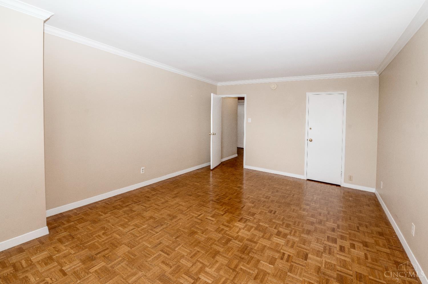 2324 Madison Road Property Photo 18