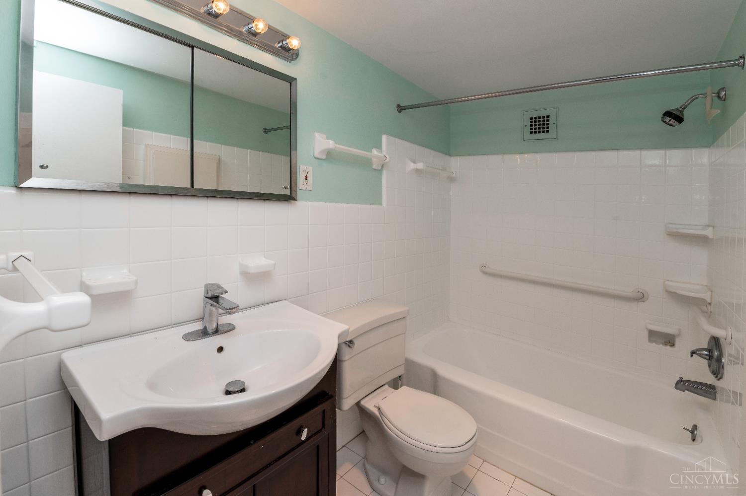 2324 Madison Road Property Photo 22