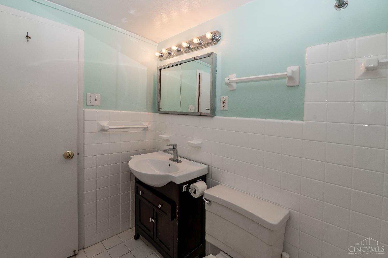 2324 Madison Road Property Photo 23
