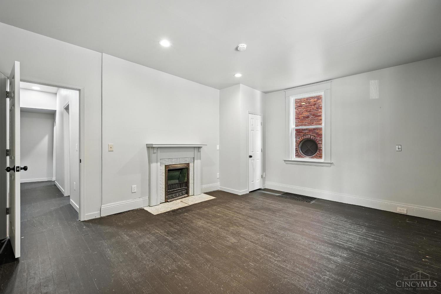 404 Warner Street Property Photo 3