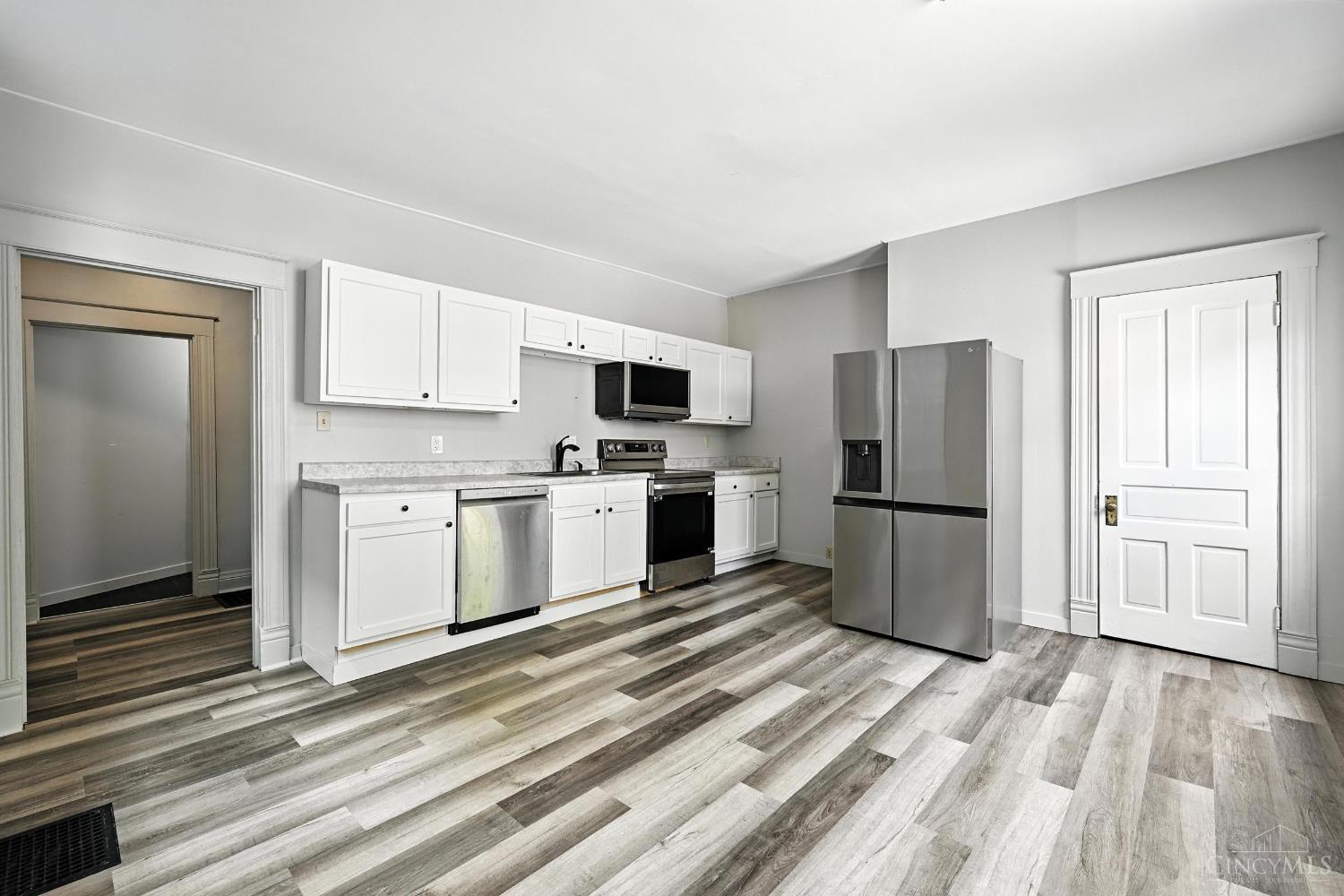 404 Warner Street Property Photo 4