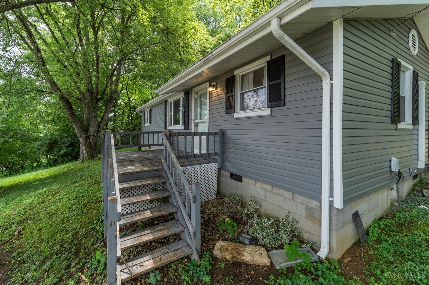 105 Springlake Avenue Property Photo 1
