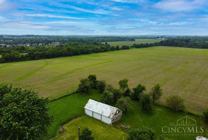 5019 Yankee Road Property Photo 5