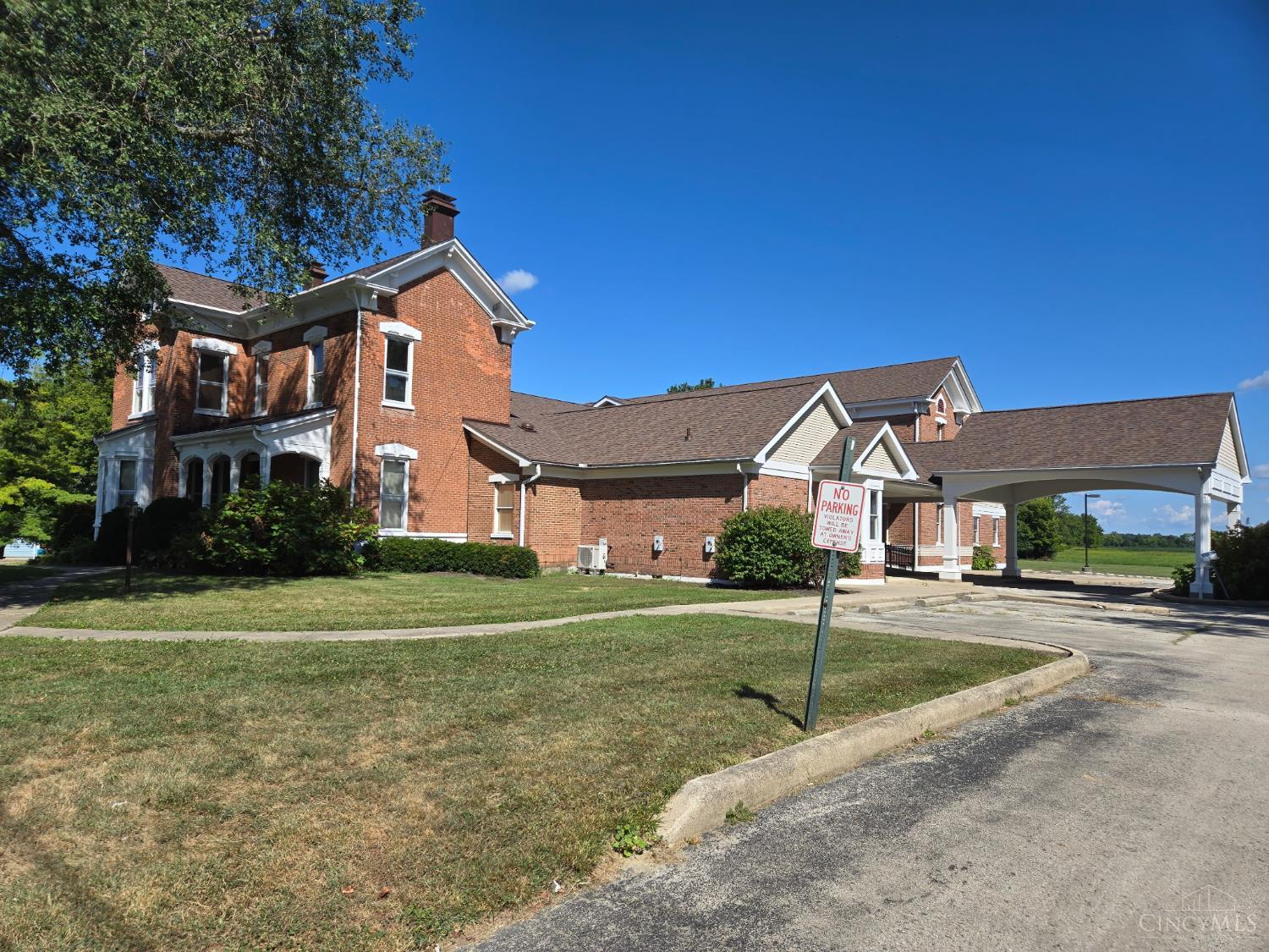 W 825 Locust Street Property Photo 1