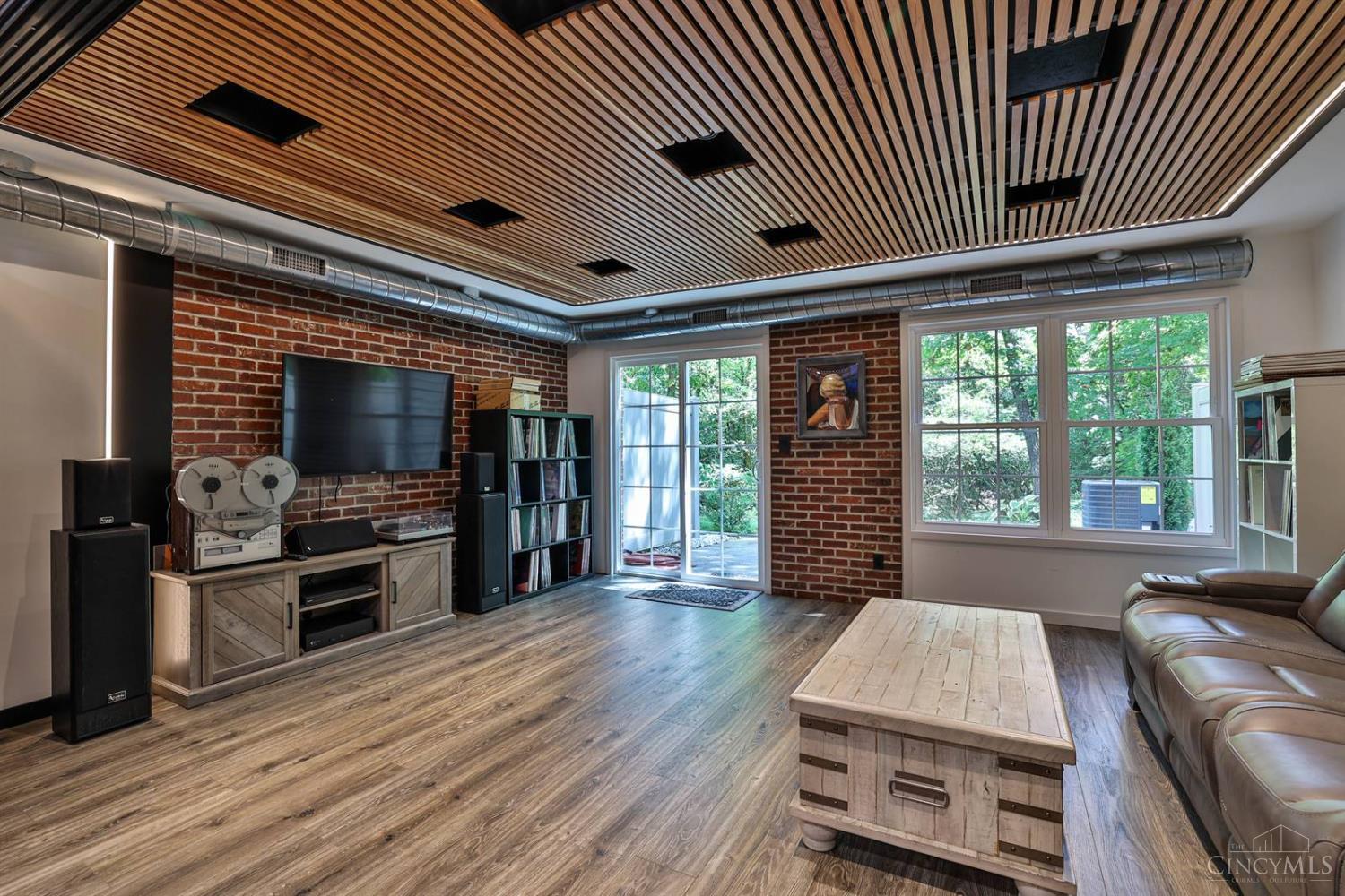 10555 Montgomery Road Property Photo 10
