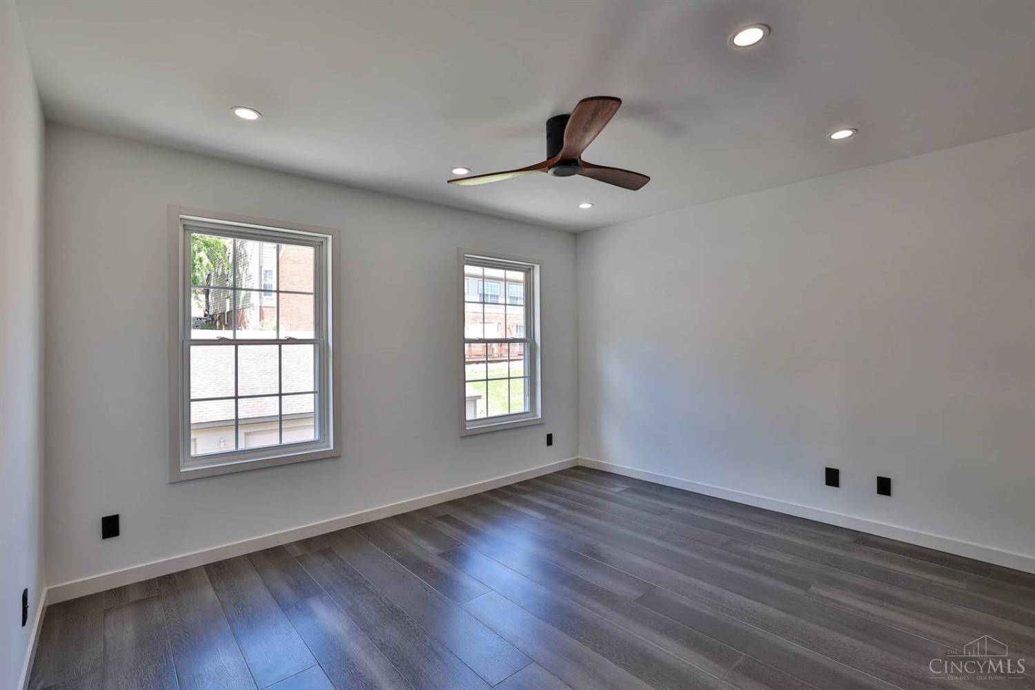 10555 Montgomery Road Property Photo 18