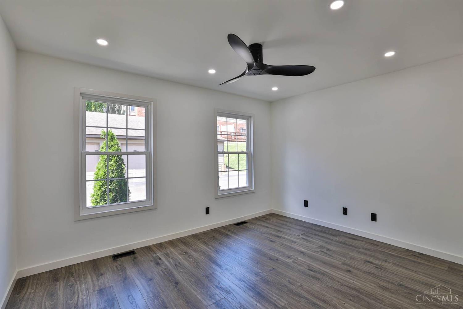 10555 Montgomery Road Property Photo 24