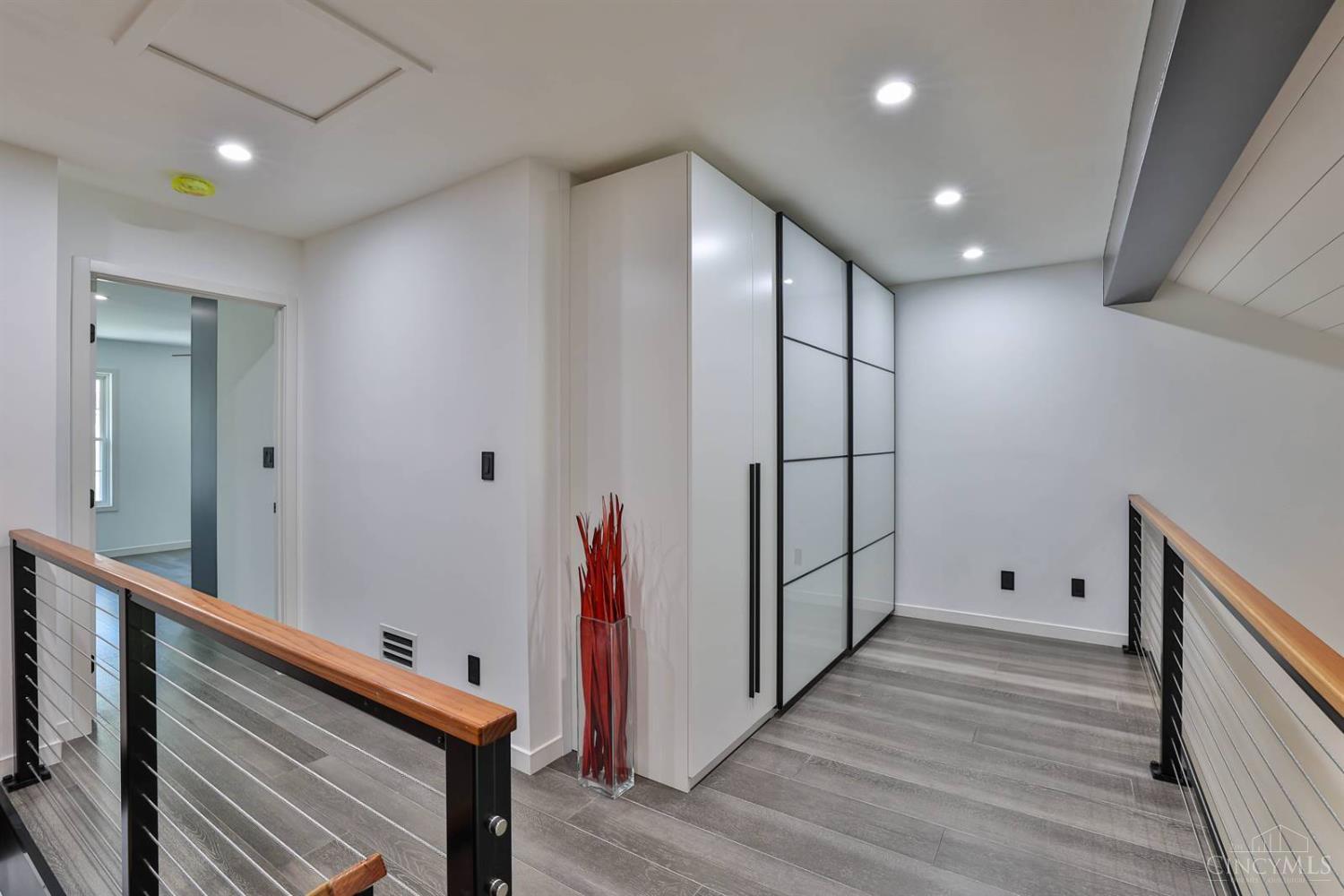 10555 Montgomery Road Property Photo 26