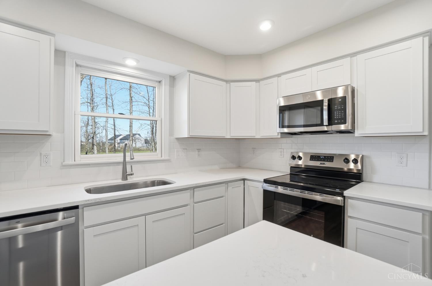 6268 Richards Drive Property Photo 10