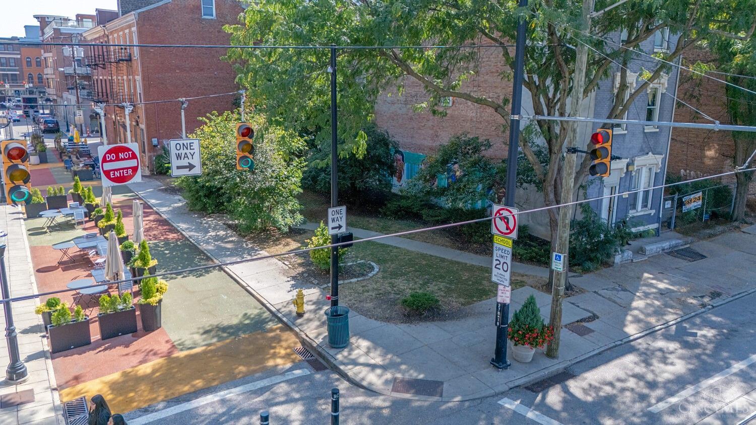 1330 Race Street Property Photo 4