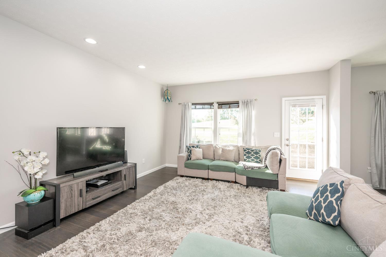 3333 Crescent Falls Way Property Photo 8