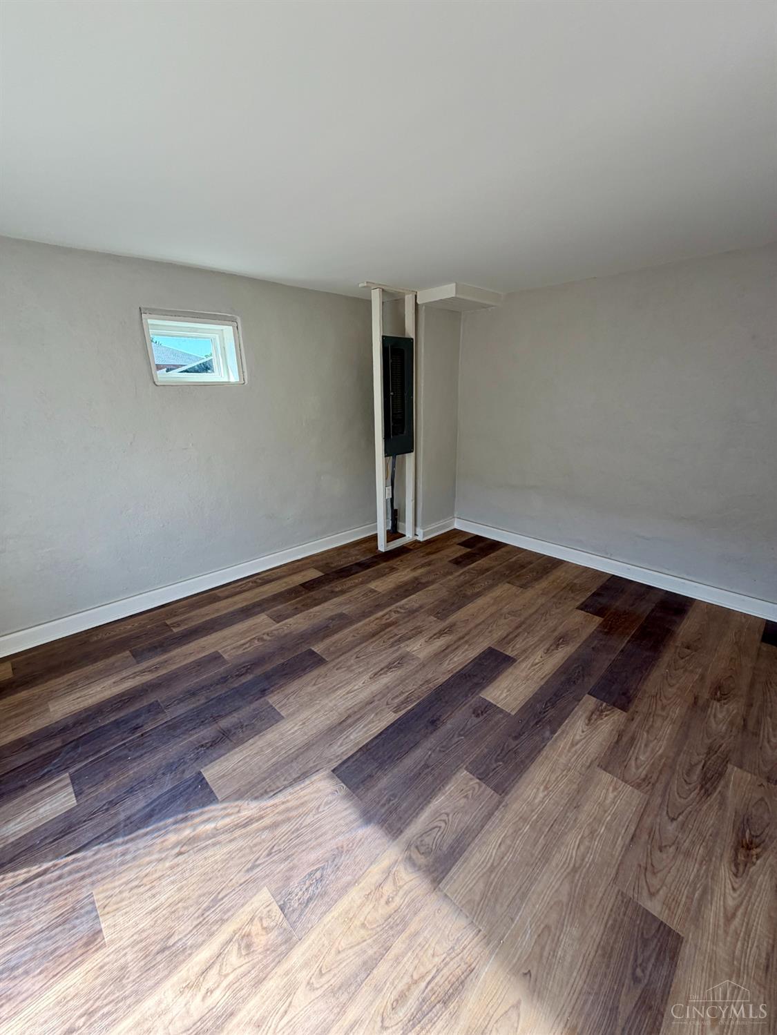 E 101 Main Street Property Photo 7