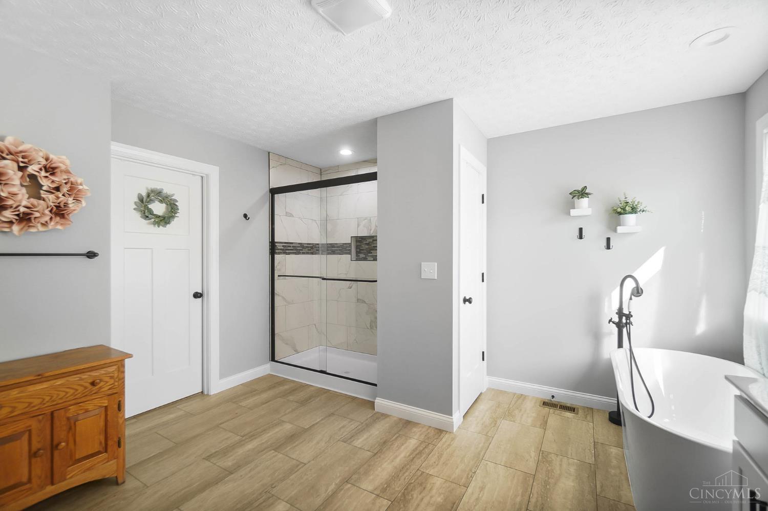 108 Brookshire Way Property Photo 32