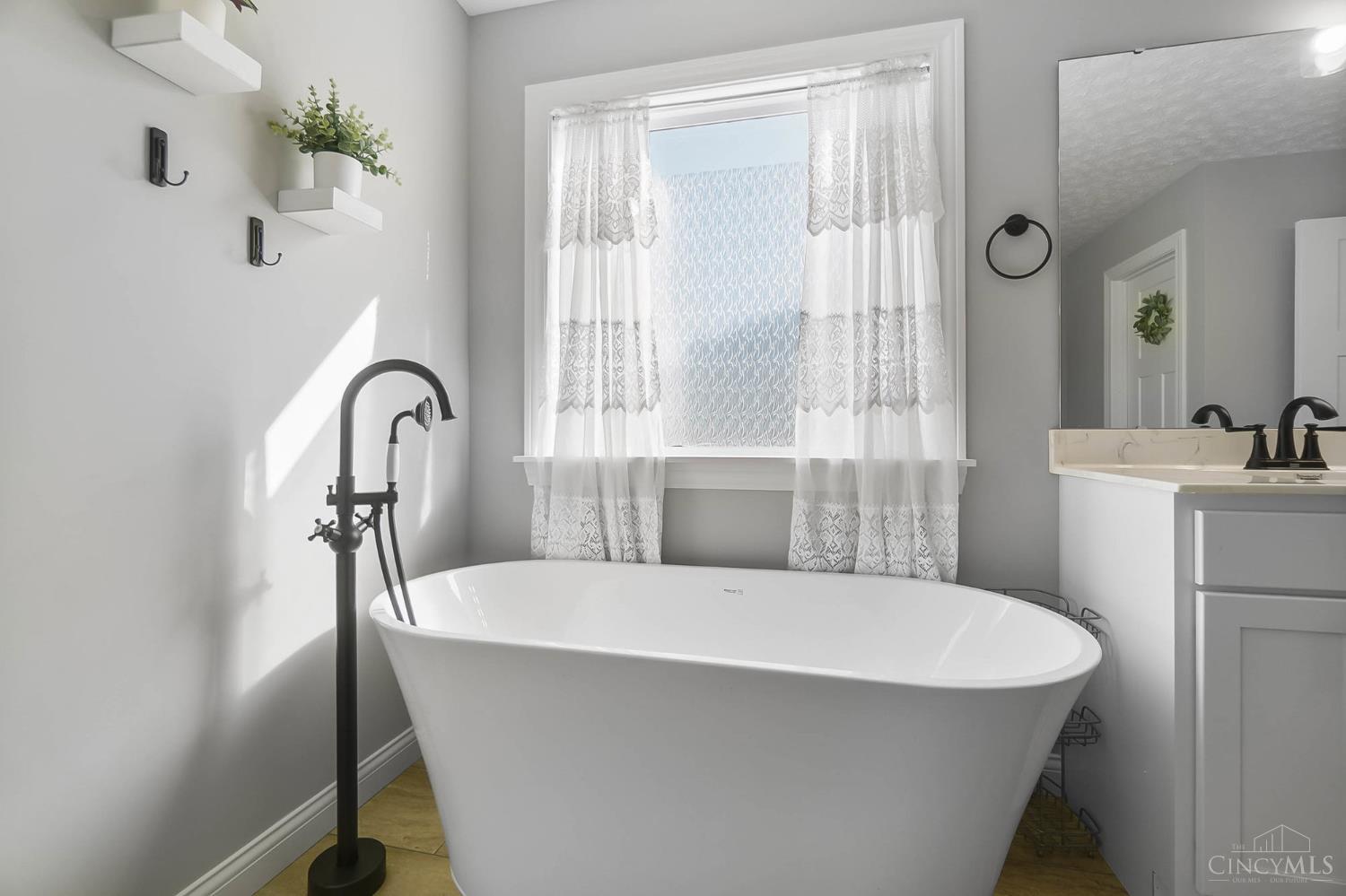 108 Brookshire Way Property Photo 33