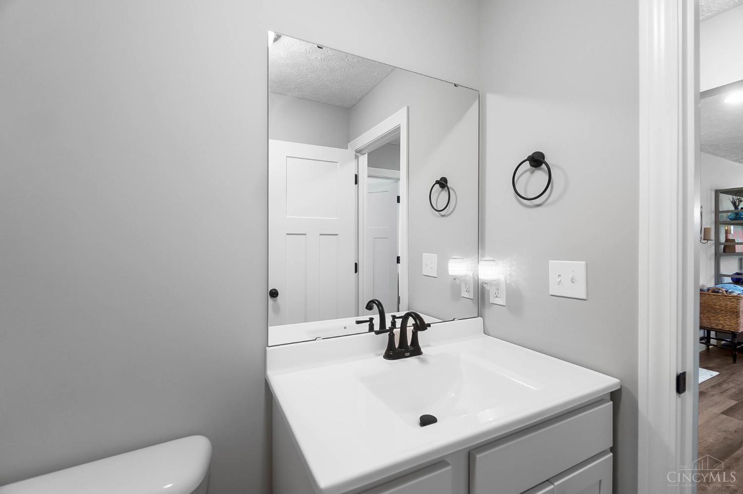 108 Brookshire Way Property Photo 39