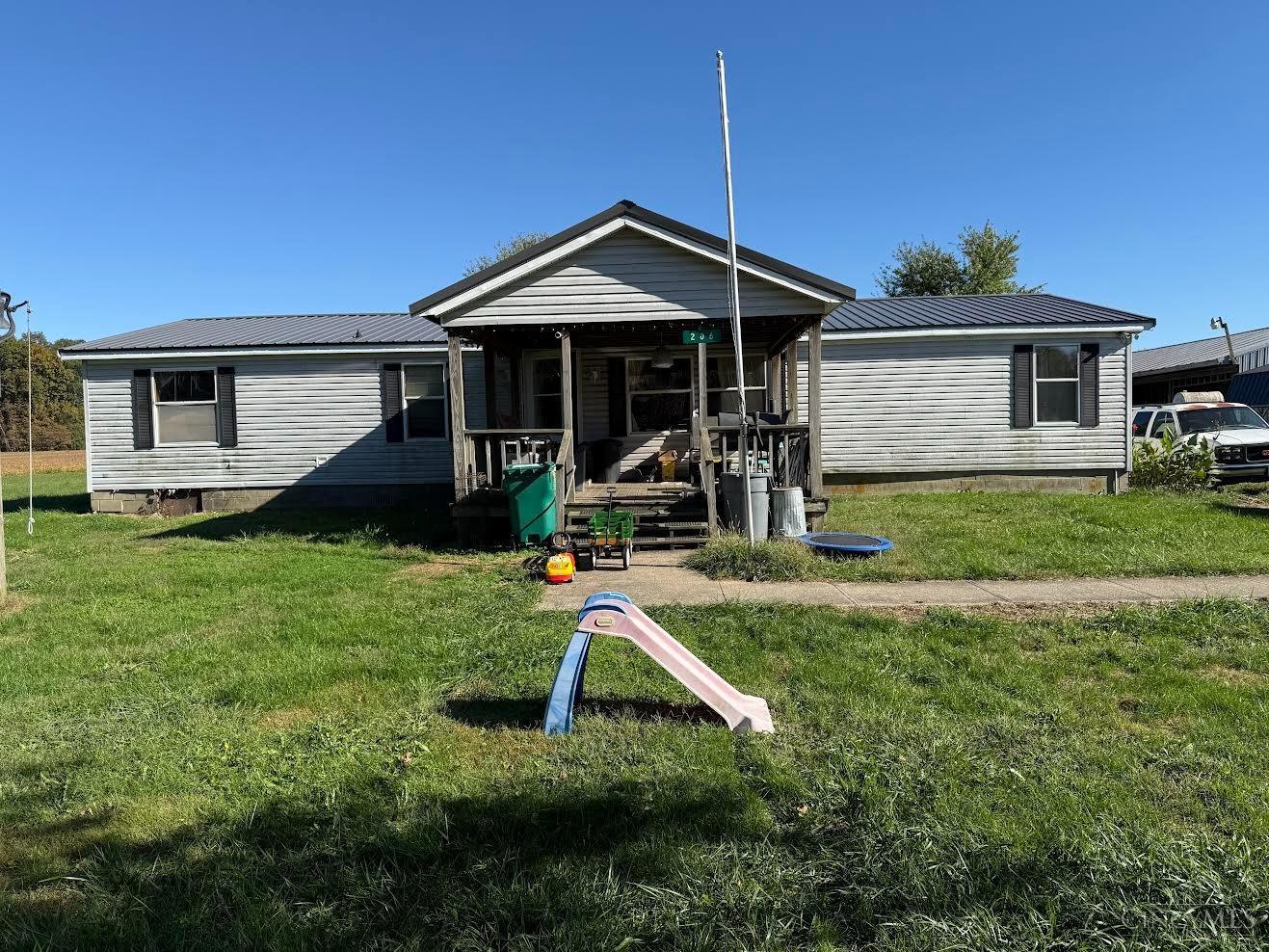 206 Bingaman Lane Property Photo 1