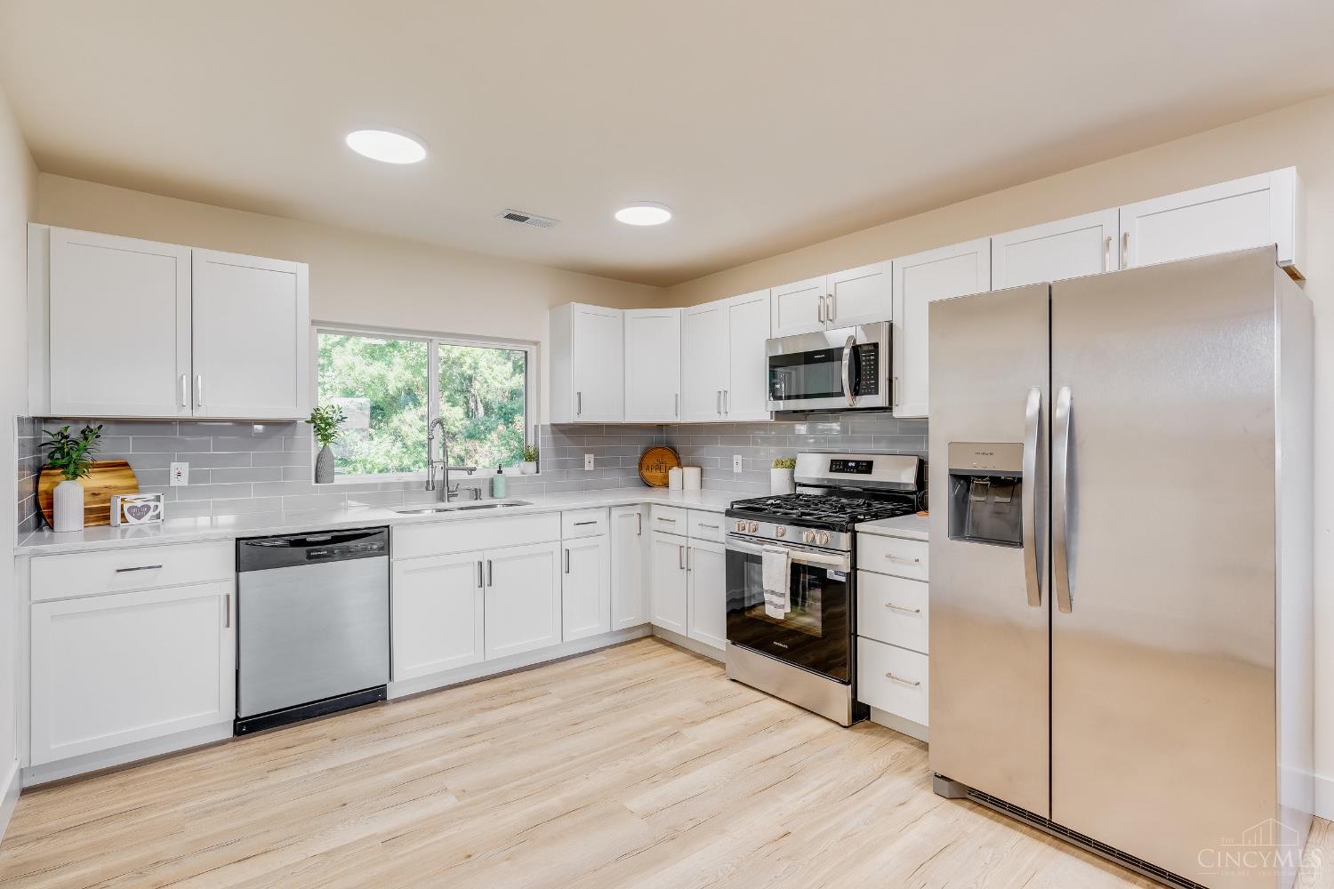 3345 River Road Property Photo 5