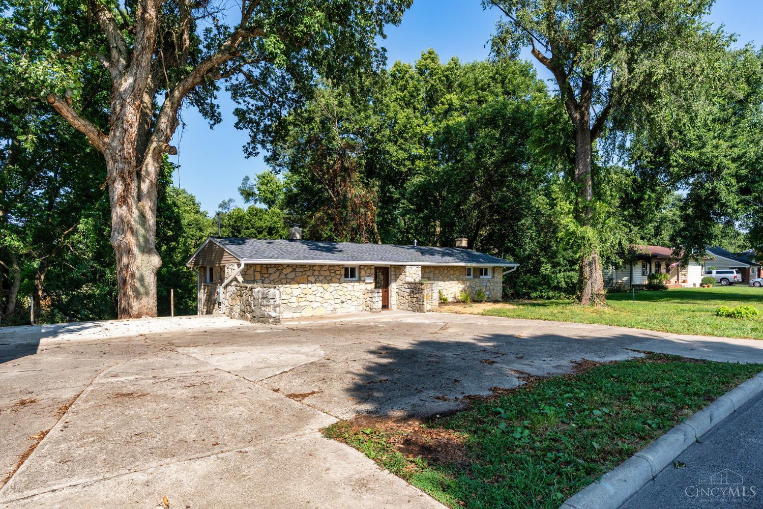 3345 River Road Property Photo 24