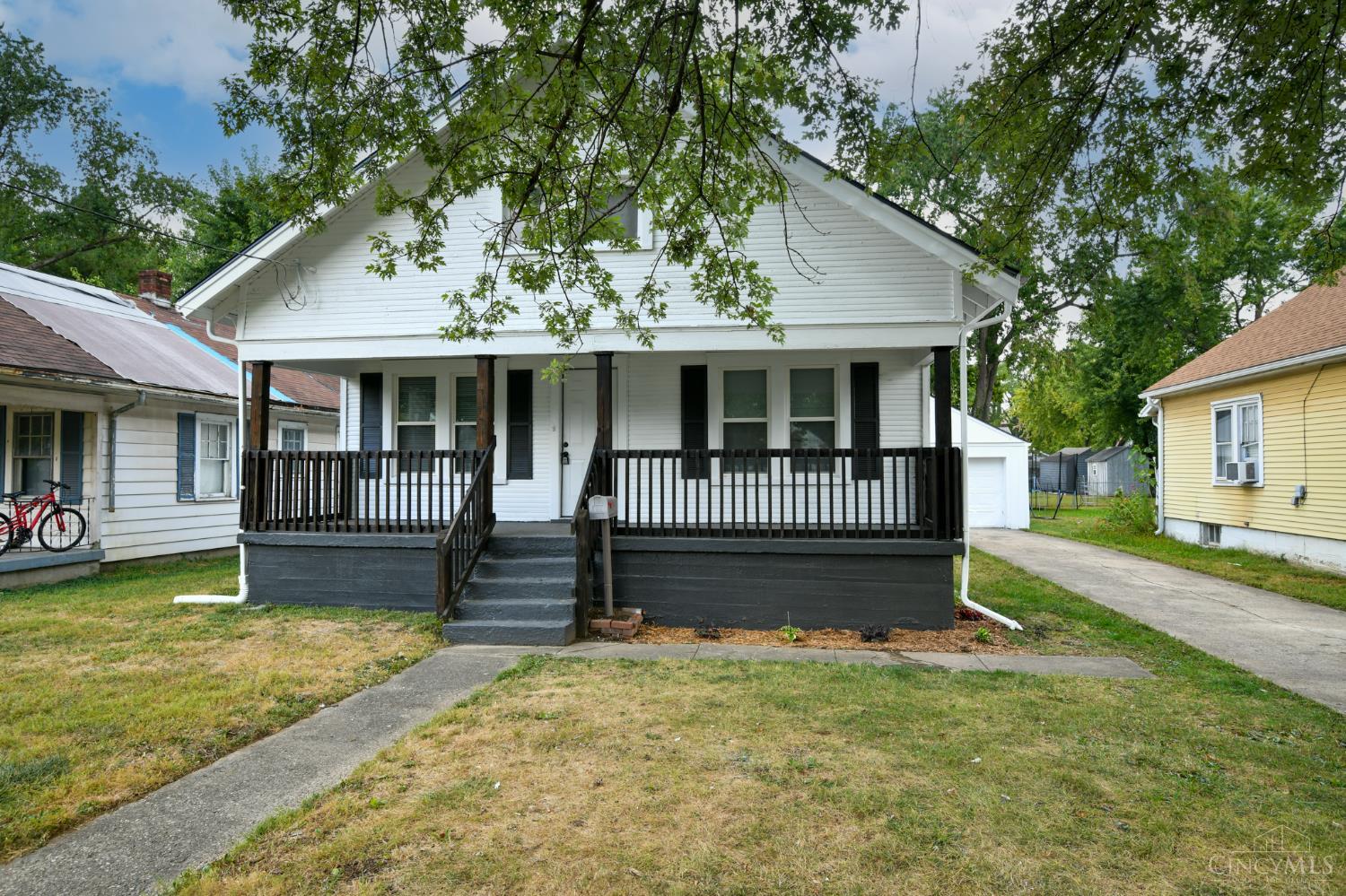 2120 Fernwood Street Property Photo 1