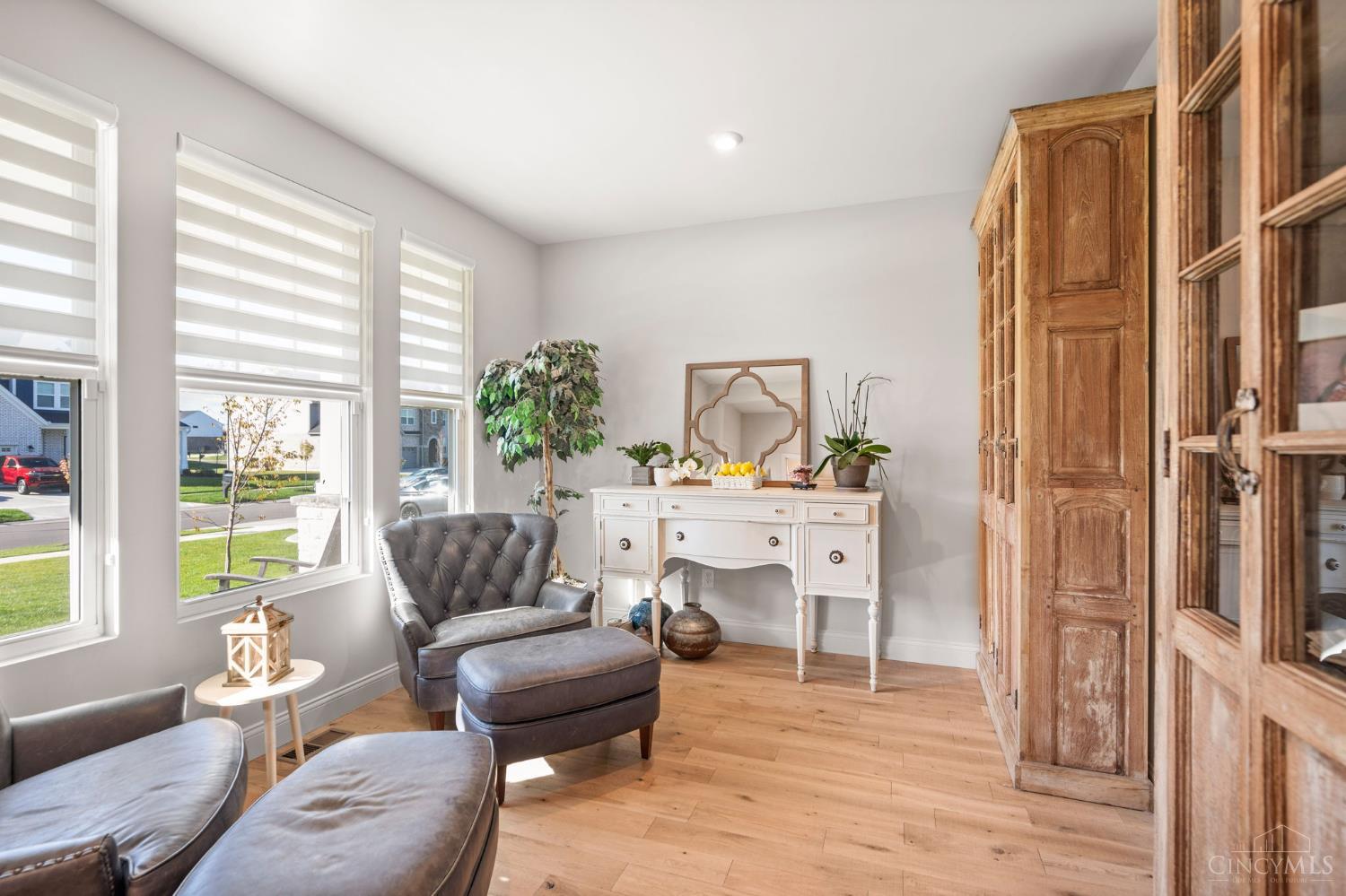 5289 Brougham Lane Property Photo 4