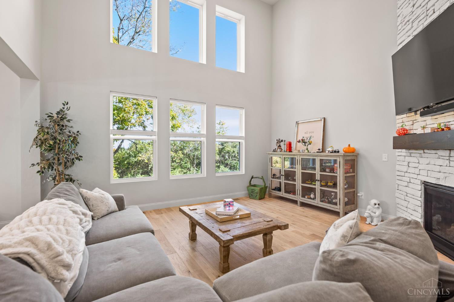 5289 Brougham Lane Property Photo 13