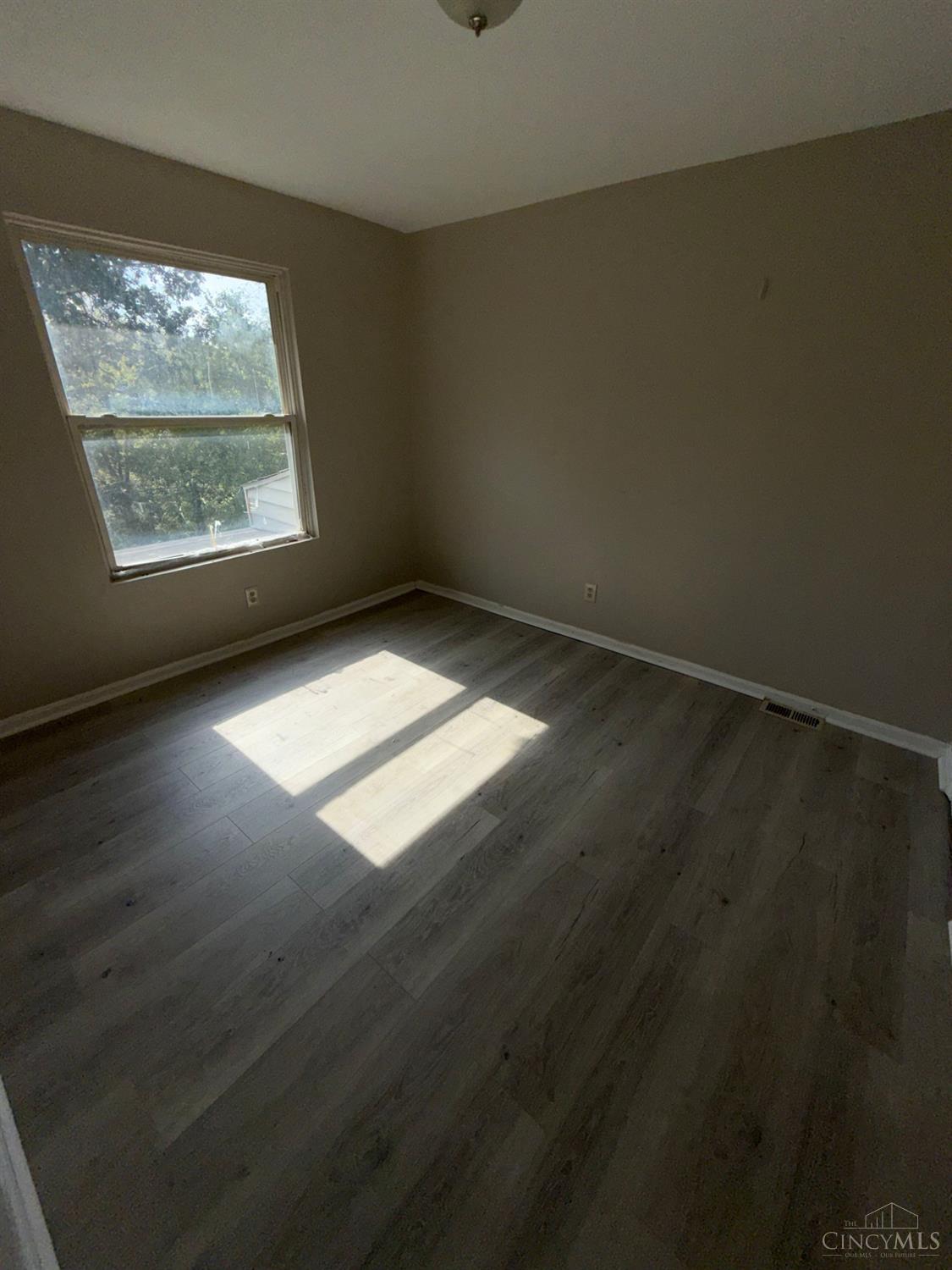 E 87 State Road Property Photo 8