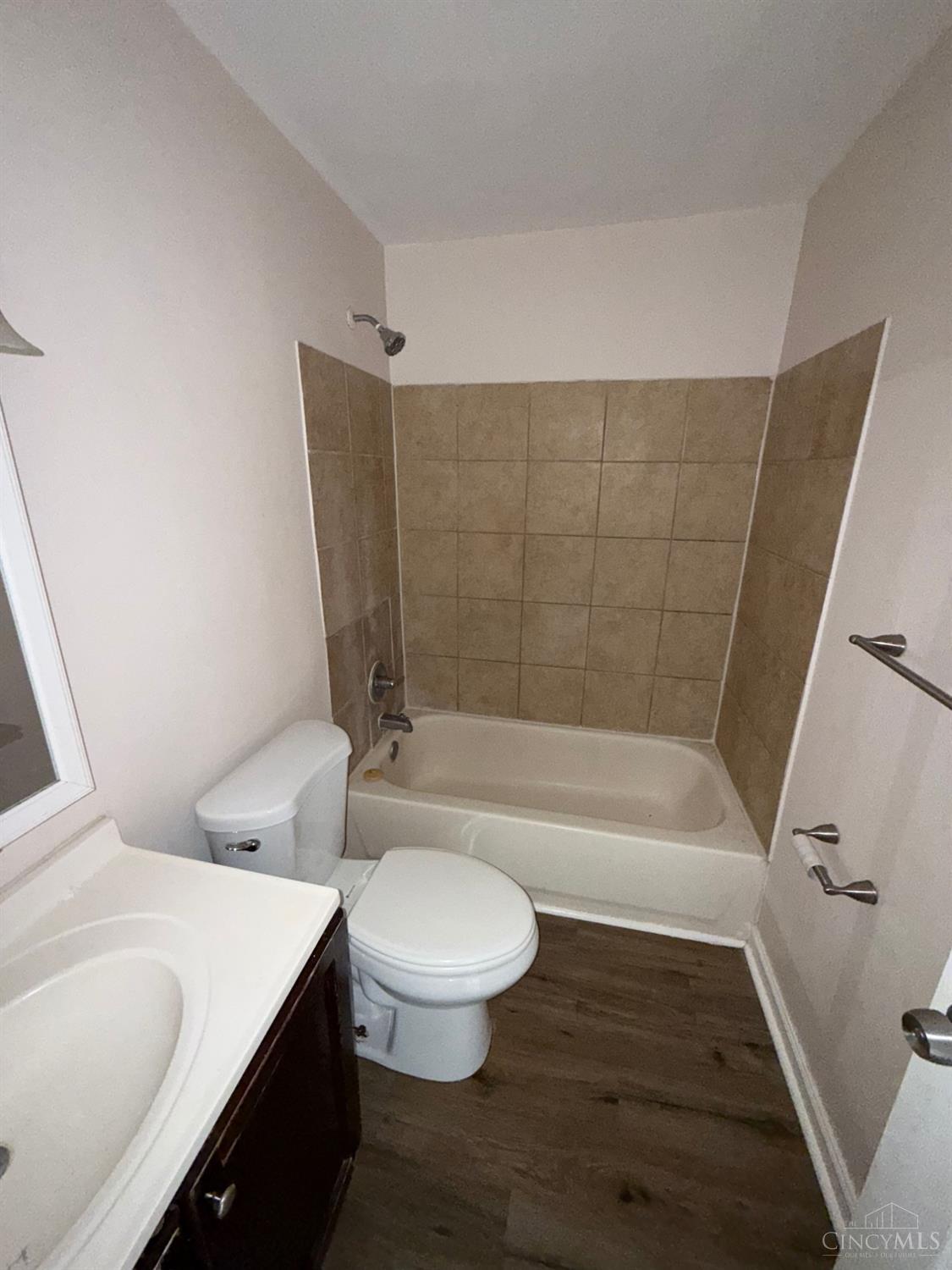 E 87 State Road Property Photo 9