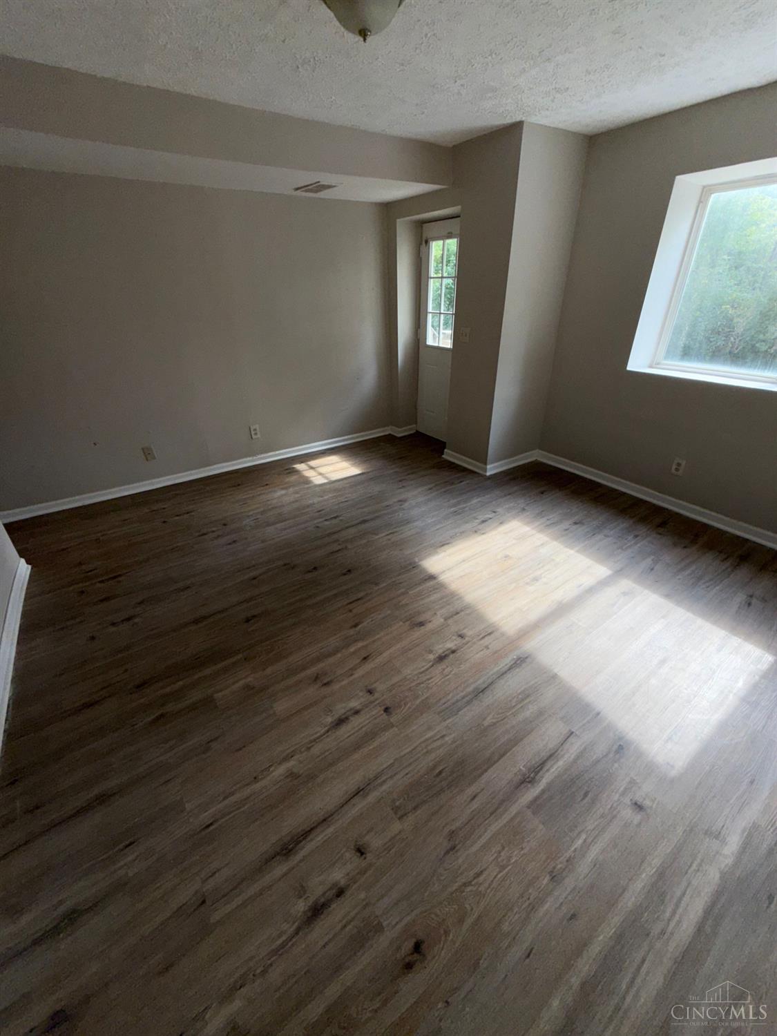 E 87 State Road Property Photo 11