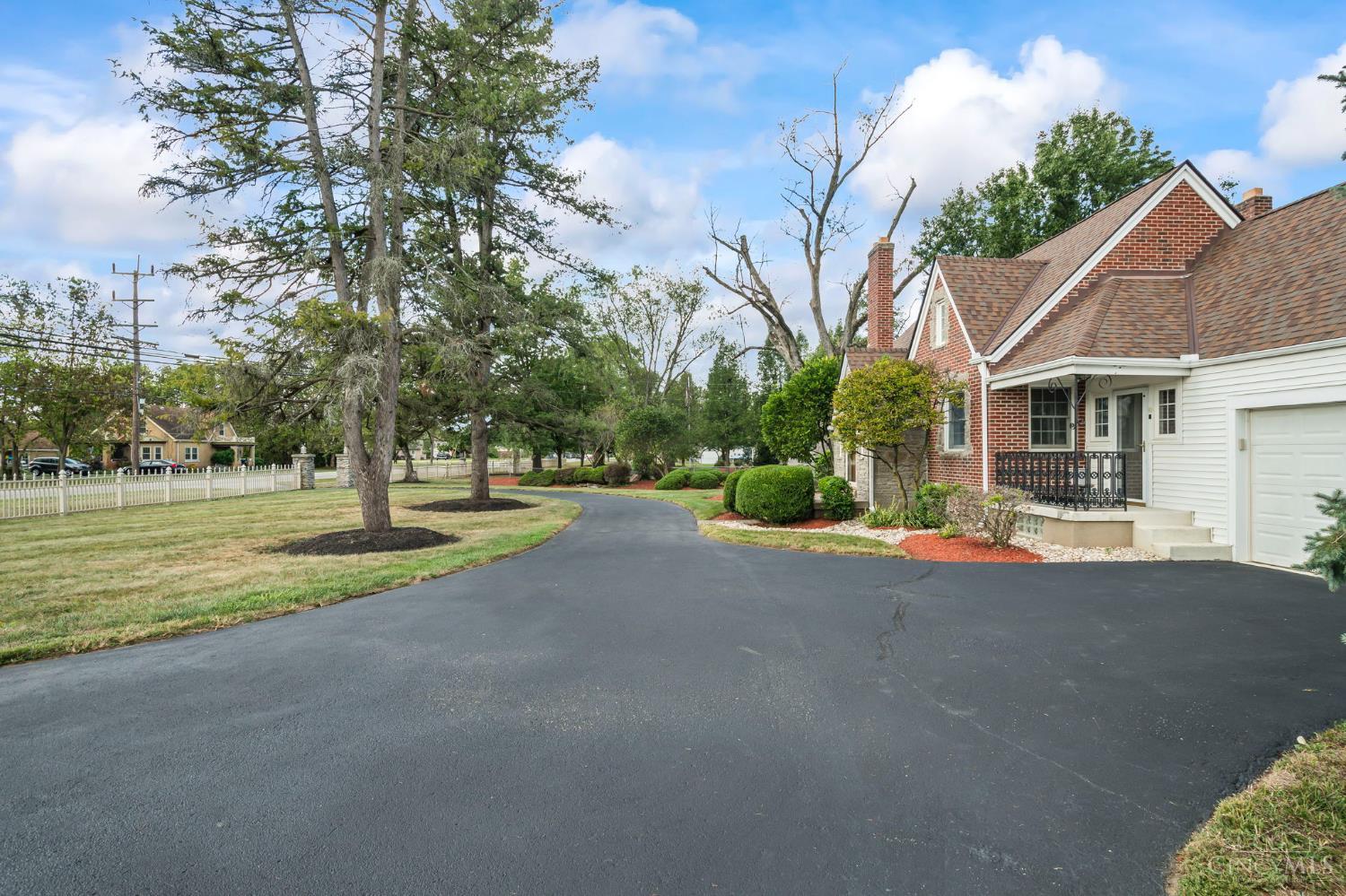5794 River Road Property Photo 7