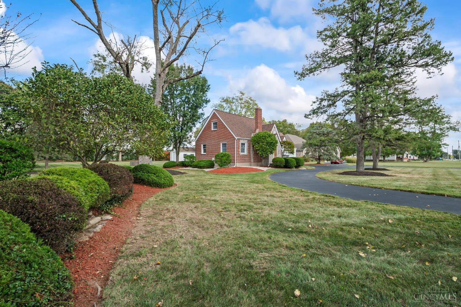 5794 River Road Property Photo 10