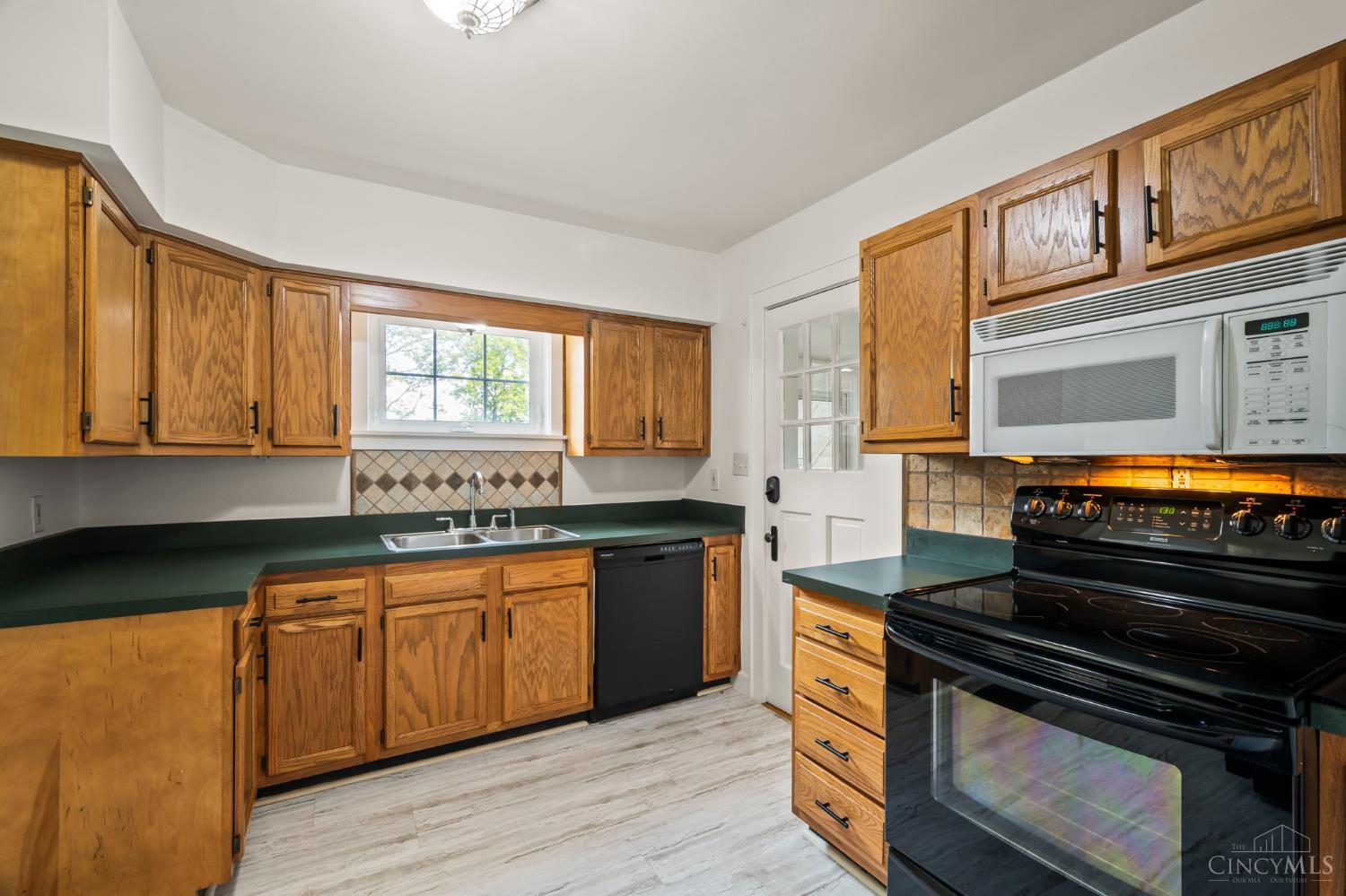 5794 River Road Property Photo 33
