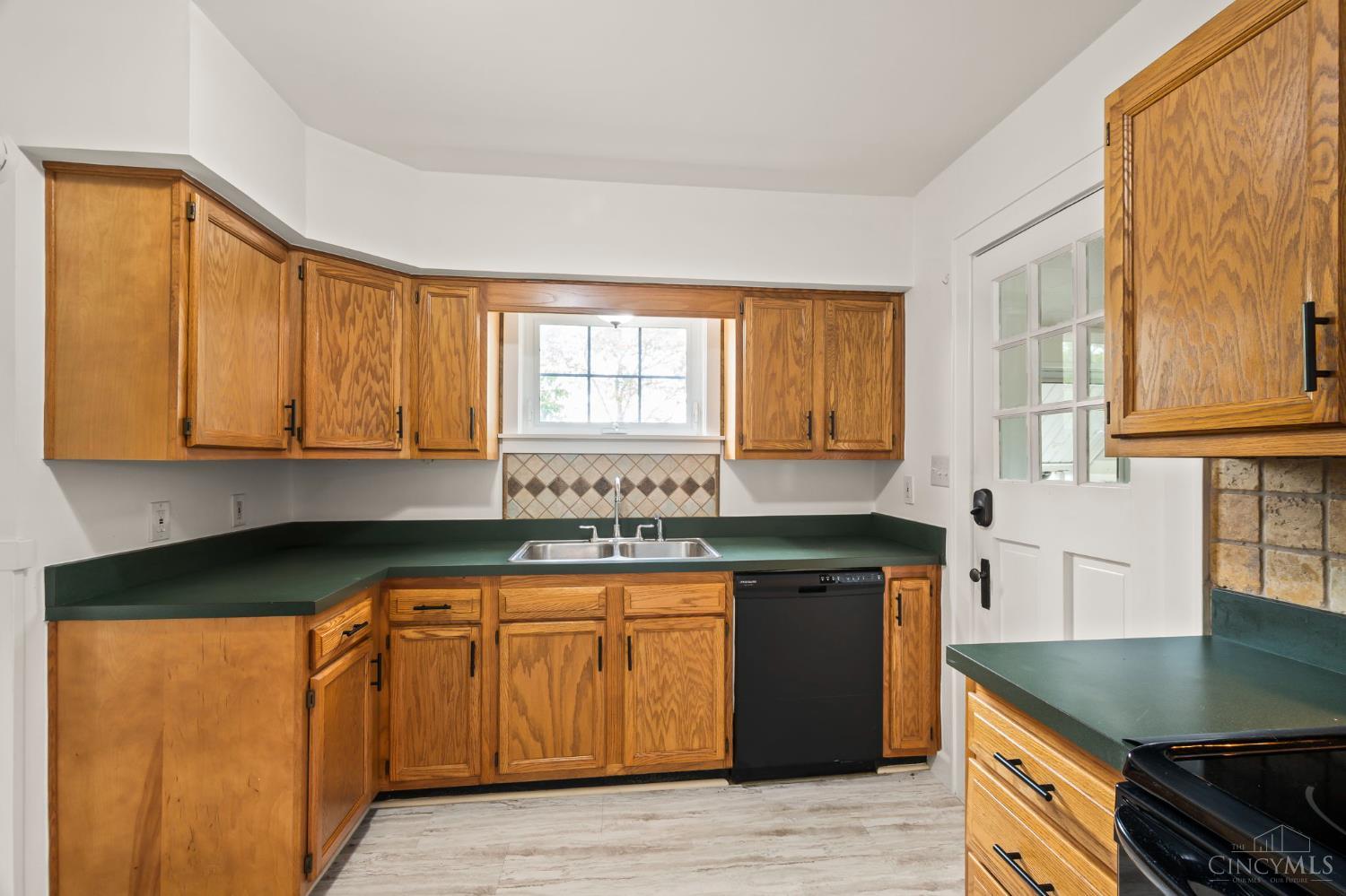 5794 River Road Property Photo 34
