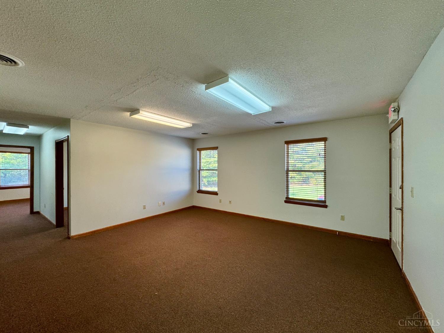 8859 Brookside Avenue Property Photo 9