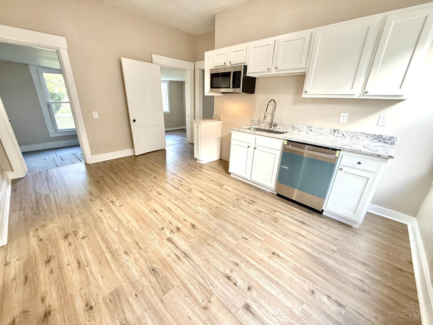 1112 Girard Avenue Property Photo 10