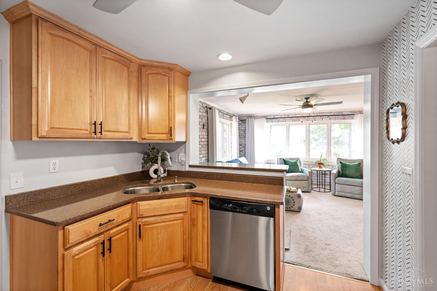 7351 Miami Hills Drive Property Photo 12