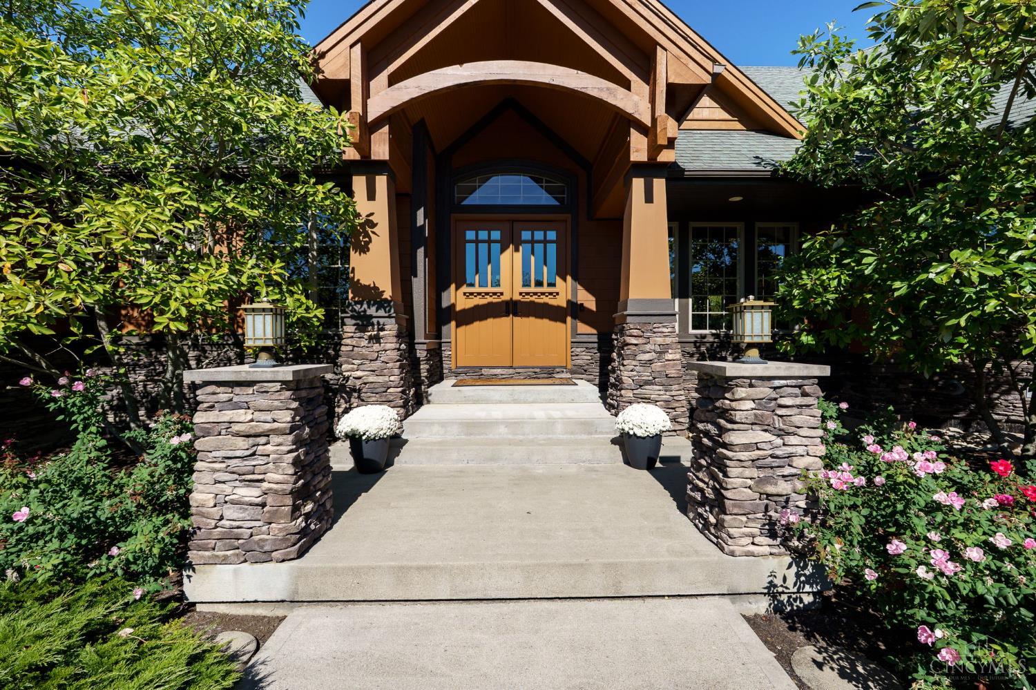 5199 Medlar Road Property Photo 6