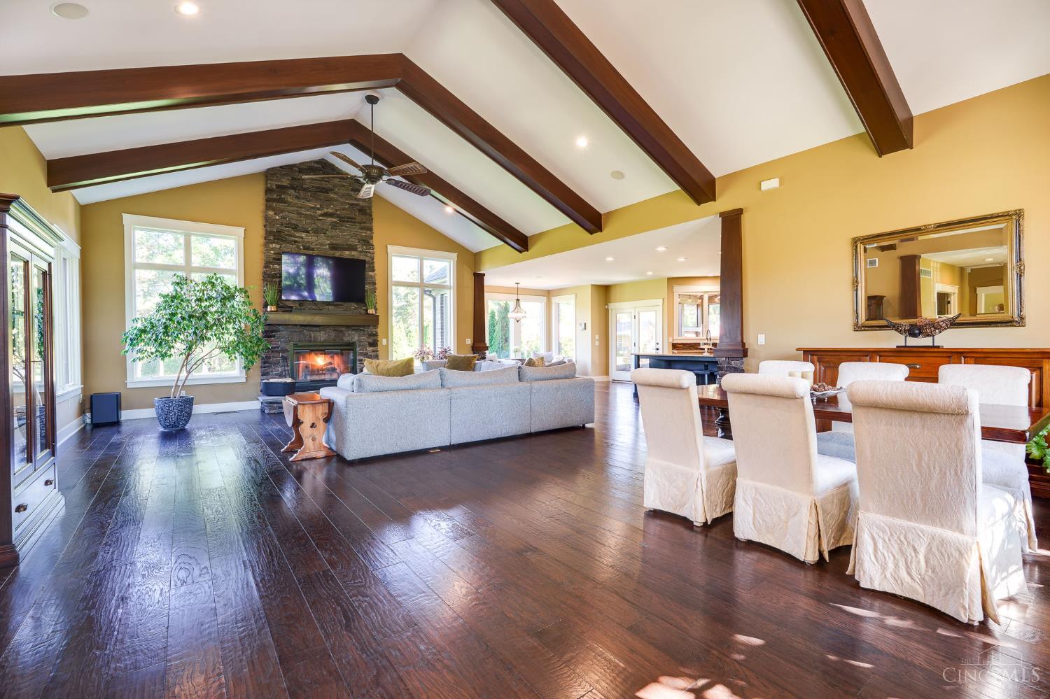 5199 Medlar Road Property Photo 8