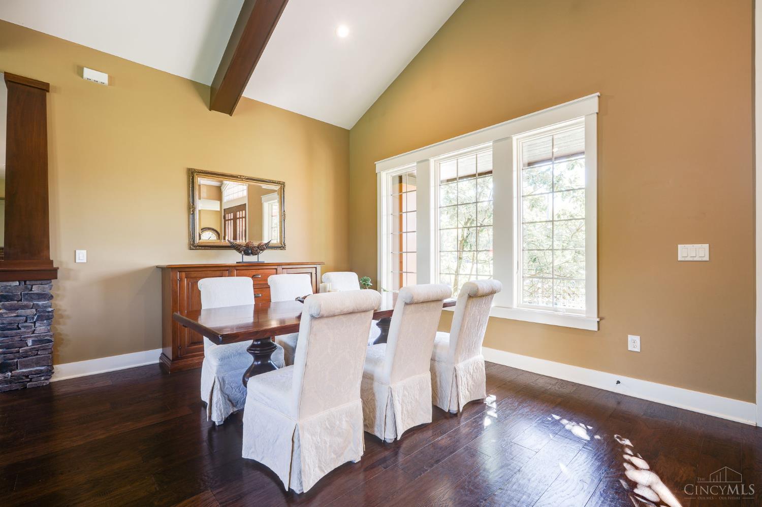 5199 Medlar Road Property Photo 9