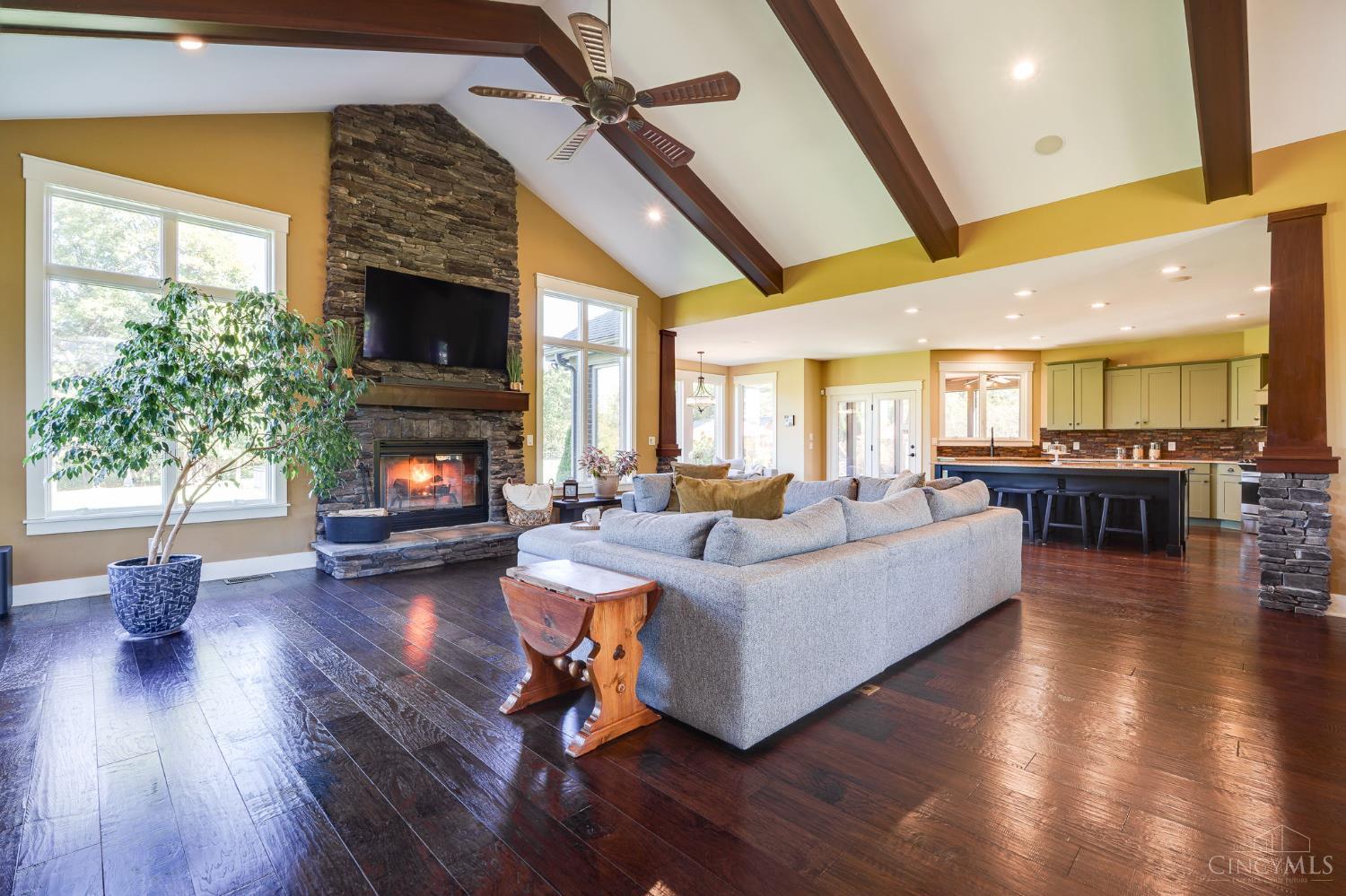 5199 Medlar Road Property Photo 11