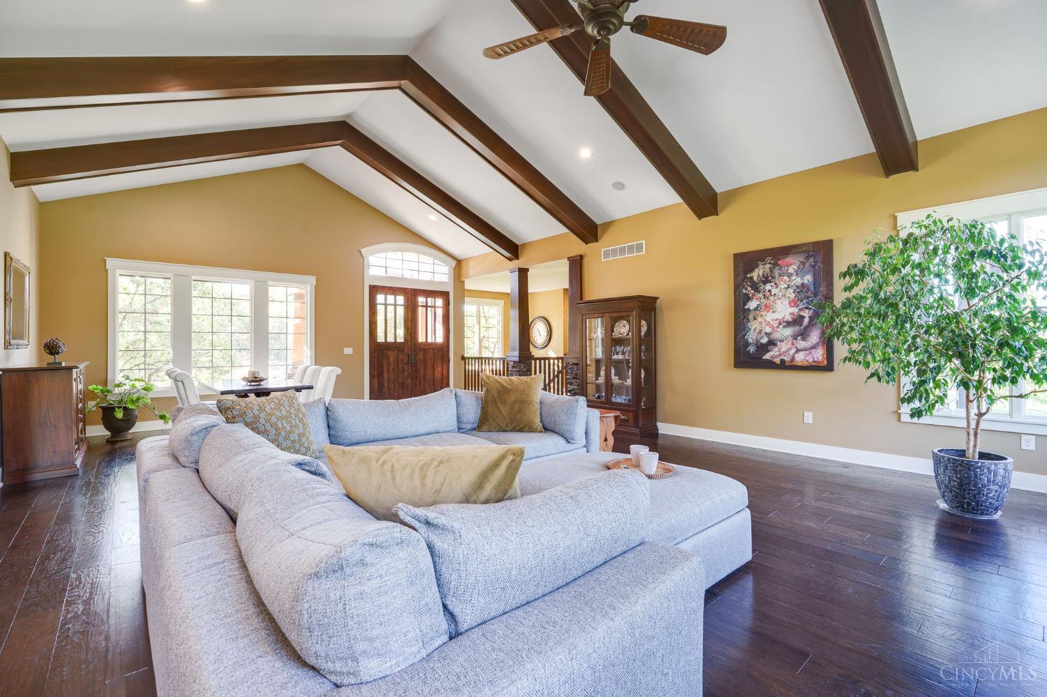 5199 Medlar Road Property Photo 14