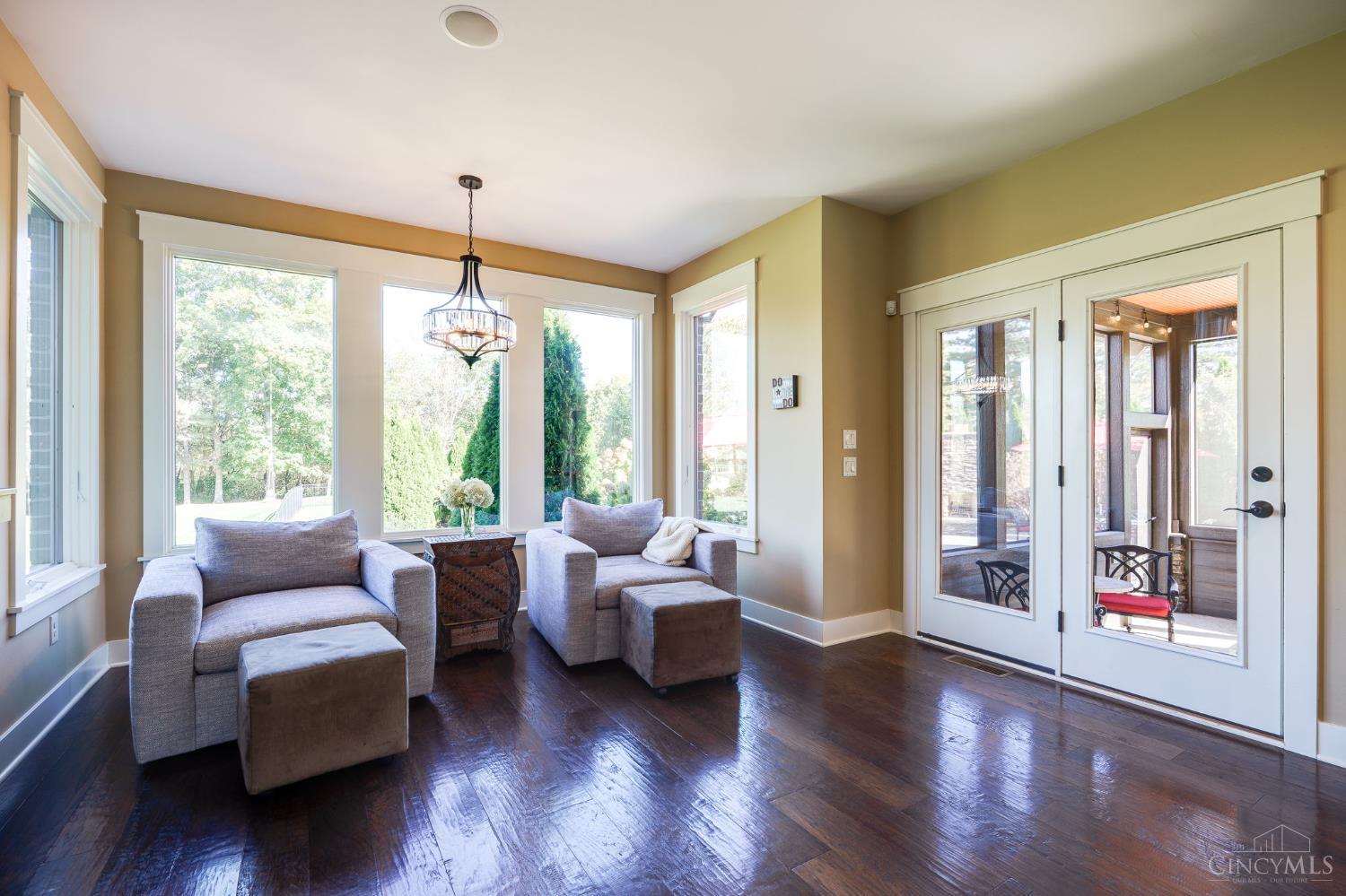 5199 Medlar Road Property Photo 15