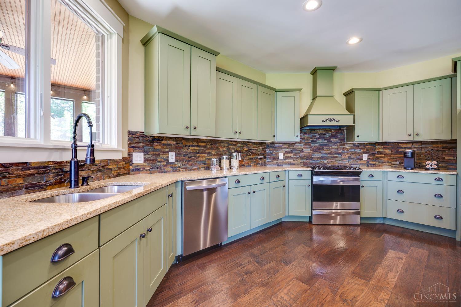 5199 Medlar Road Property Photo 17