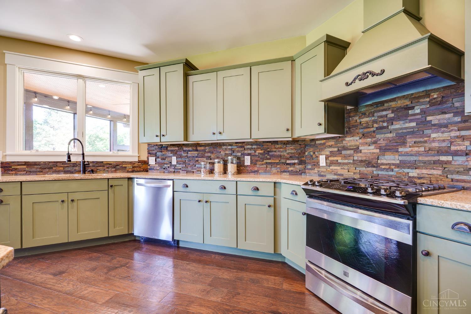 5199 Medlar Road Property Photo 21