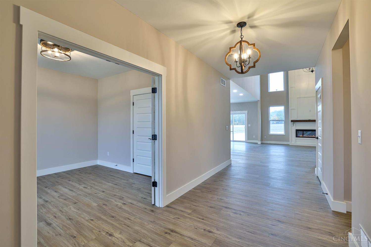 3704 Silax Drive Property Photo 5